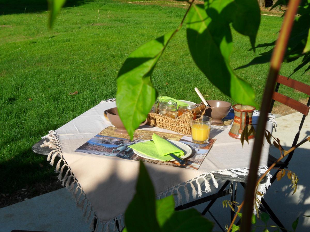 Maison Prairie Bonheur Bed & Breakfast มาก์นี-เลส์-อมอว์ซ ภายนอก รูปภาพ